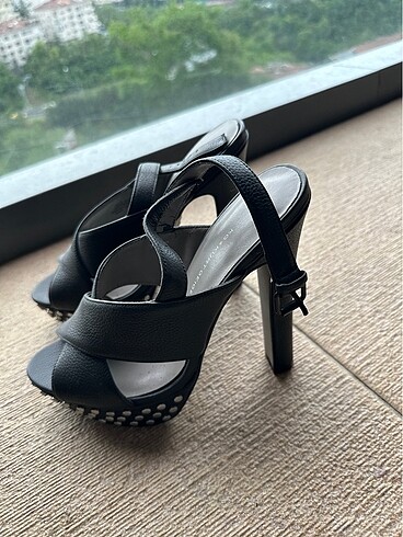 Kurt Geiger Kurt Geiger yük topuklu zımbalı