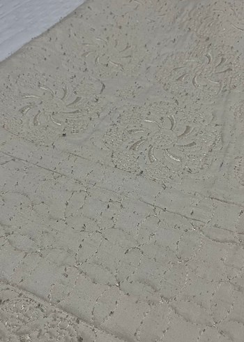 İşlemeli Beyaz Parlak Yatak Örtüsü - Görsel 4