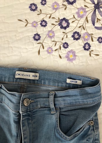 Düğmeli Dar Kesim Mavi Kot Pantolon - Görsel 3