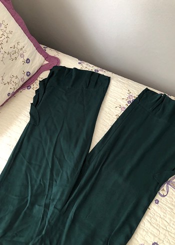 Saten Görünümlü Yeşil Salaş Kadın Pantolon - Görsel 2