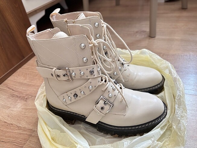 Stradivarius STRADIVARIUS KREM RENGİ TAŞLI BOT