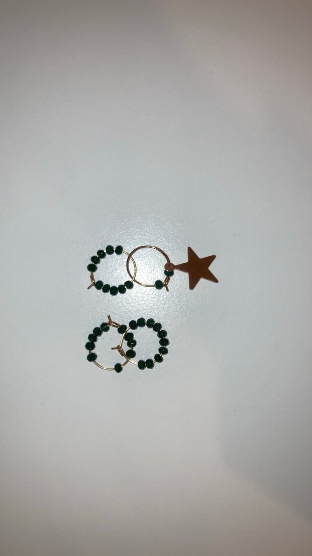 Yeşil Boncuklu Mini Halka Küpeler - Görsel 3