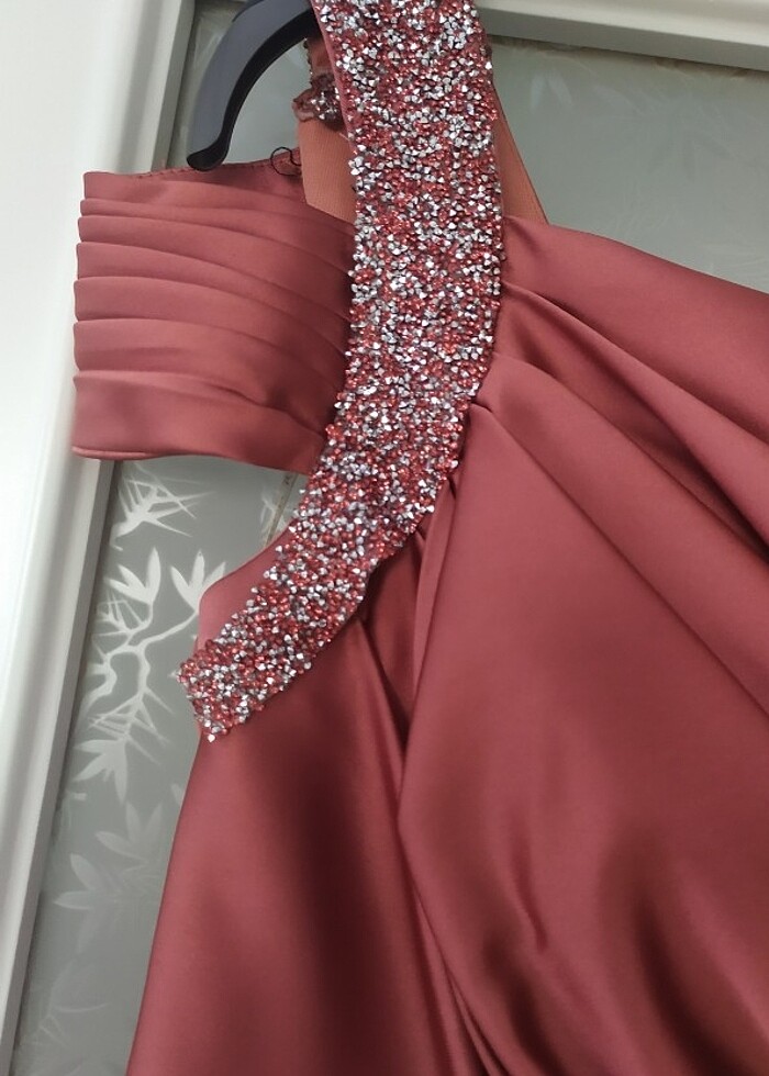 Soğan kabuğu rengi abiye - Görsel 2