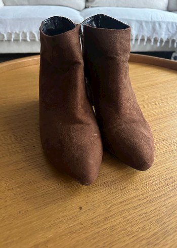 Kahverengi Süet Topuklu Kadın Bot - Görsel 2
