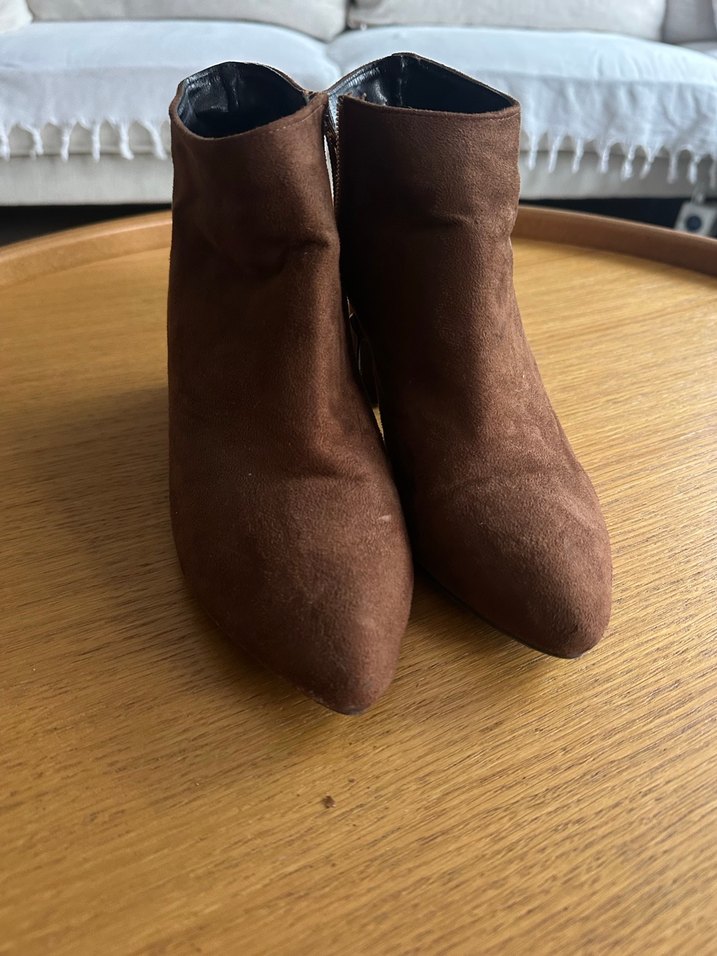 Kahverengi Süet Topuklu Kadın Bot - Görsel 2