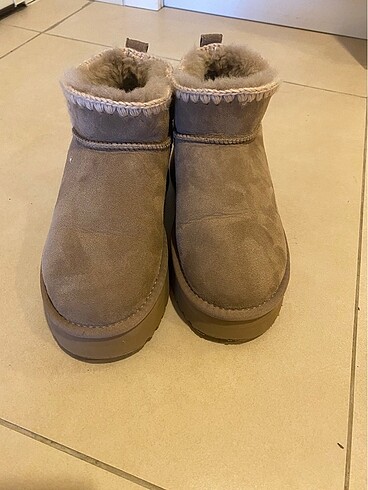 Ugg Bayan Bot