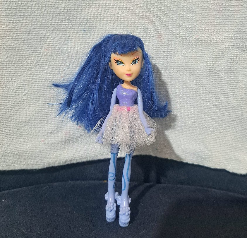 winx club rainbow musa figur - Görsel 3