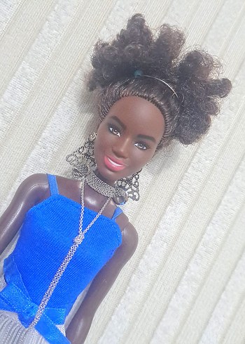Fashionistas zenci barbie - Görsel 3