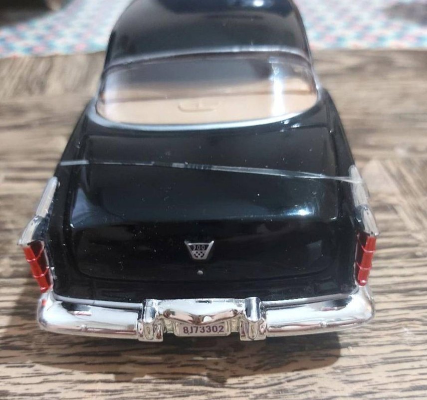 Klasik markasının kendi üretimi orijinal Siyah Oyuncak Araba - Görsel 3