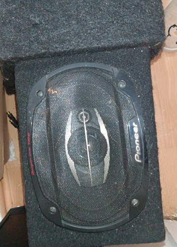 Kickers bas,amfi 4 çıkışlı ve iki adet Pioneer Hoparlör,&JBL SET - Görsel 3