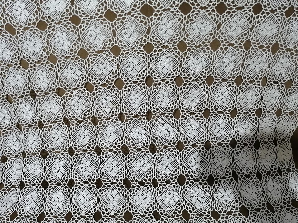 El Yapımı Beyaz Dantel Örtü - Görsel 4