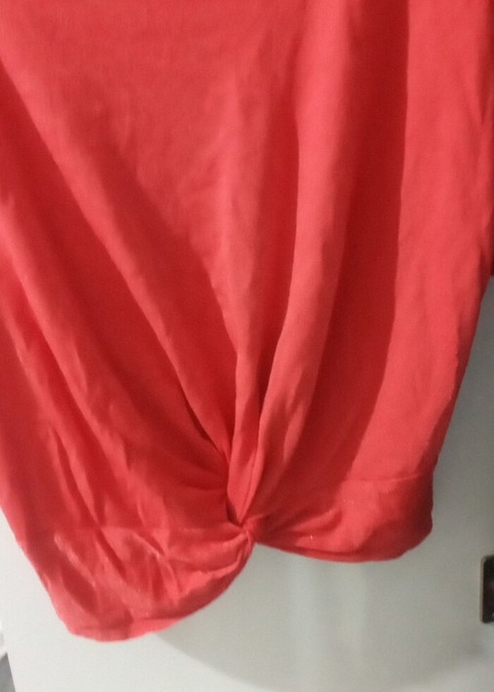 Kırmızı ışıltılı Tişört - Görsel 2