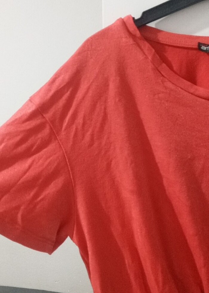 Kırmızı ışıltılı Tişört - Görsel 3