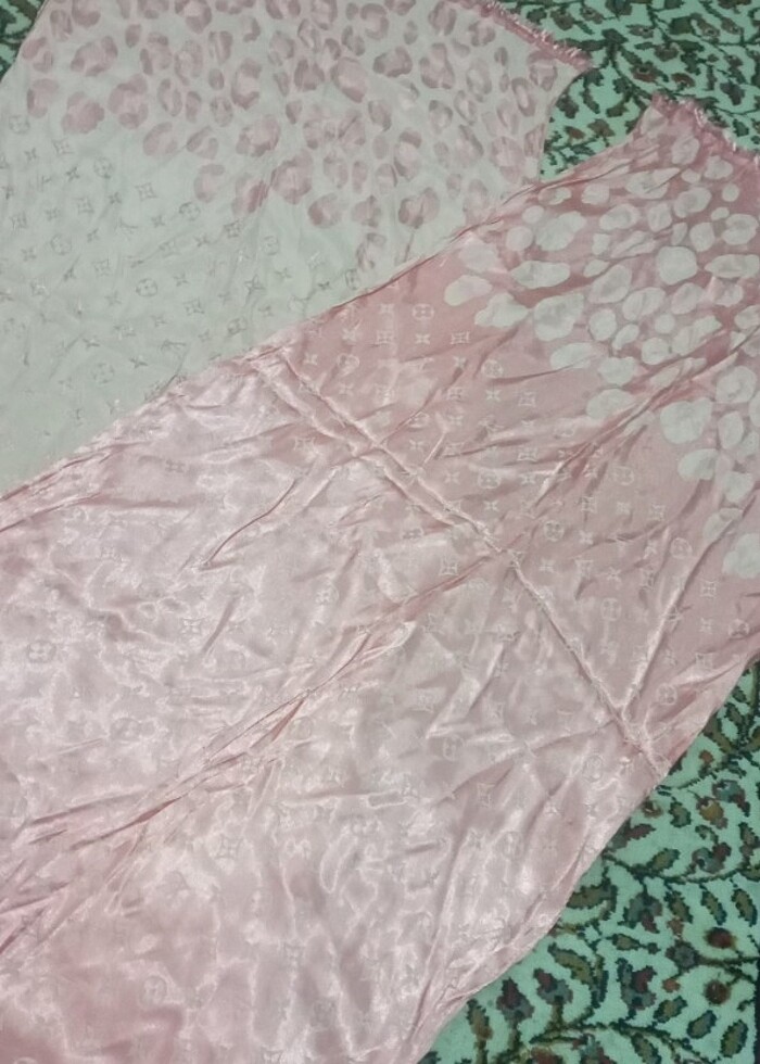 Louis Vuitton şal  - Görsel 4