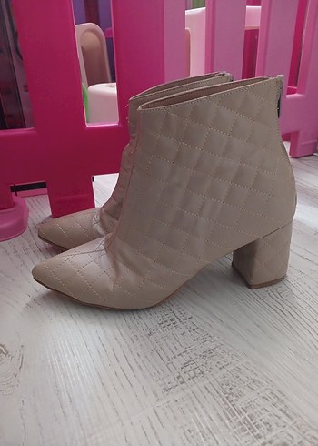 Bej Deri Kadın Topuklu Botlar - Görsel 2