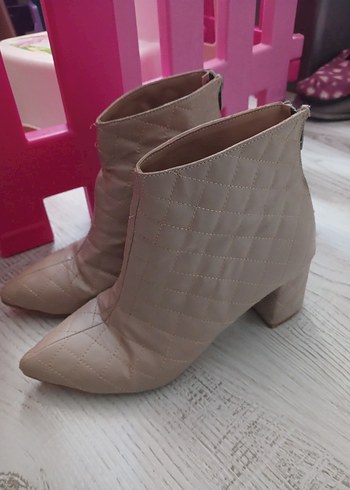 Bej Deri Kadın Topuklu Botlar - Görsel 3