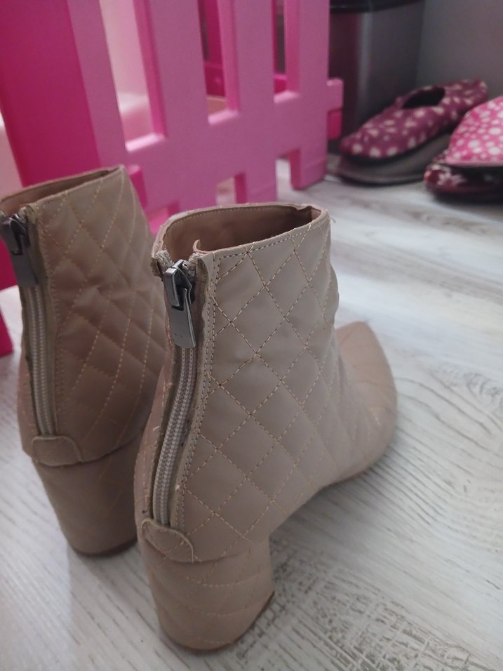 Bej Deri Kadın Topuklu Botlar - Görsel 4