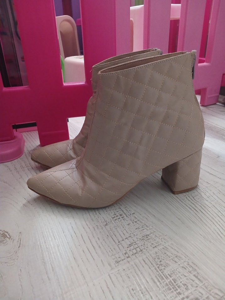 Bej Deri Kadın Topuklu Botlar - Görsel 2