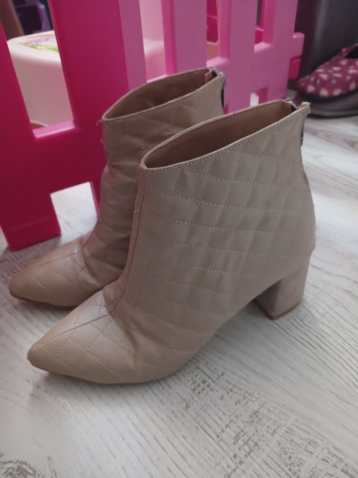 Bej Deri Kadın Topuklu Botlar - Görsel 3