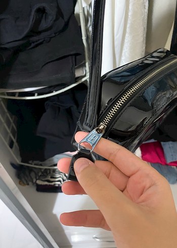 Beden siyah Renk Tommy Jeans Siyah Parlak Deri Kadın Çapraz Çanta