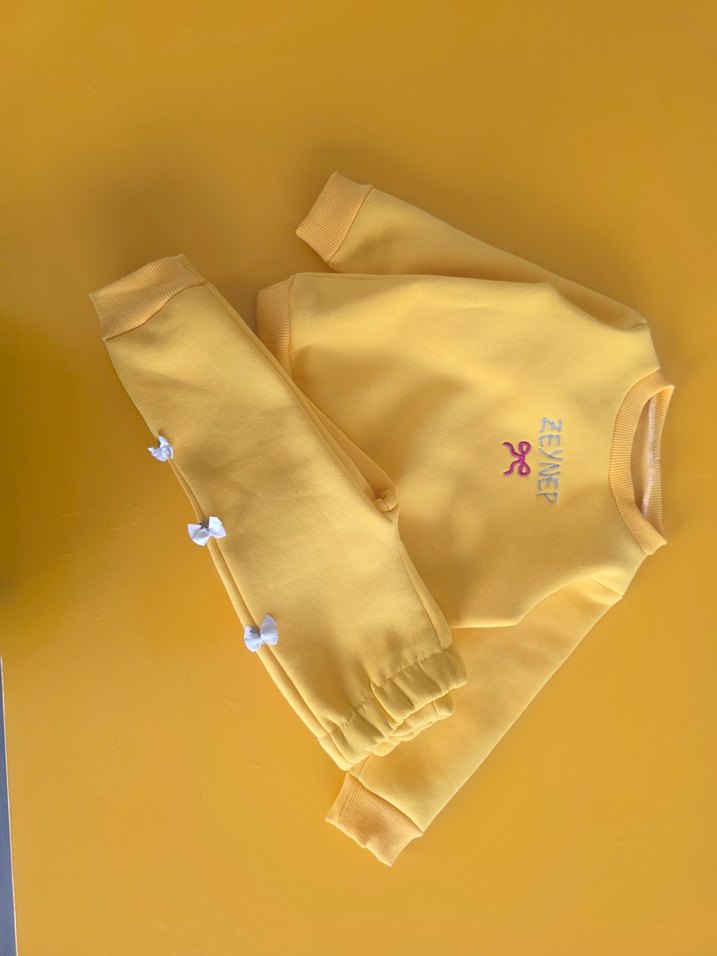 Sarı Nakışlı Bebek Kız Takımı - Görsel 2