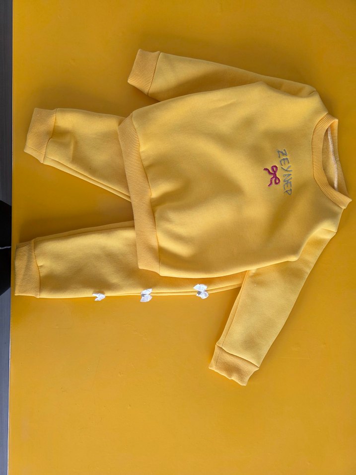 Sarı Nakışlı Bebek Kız Takımı - Görsel 3