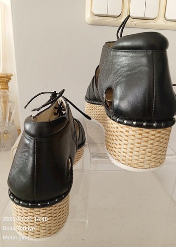 #İLVİ Kadın Siyah Dolgu Topuklu Bağcıklı GERÇEK DERİ Sandalet - Görsel 5