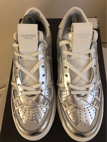 Valentino Valentino Garvani Silver Sneaker 39