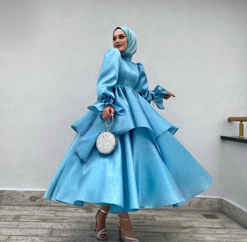 Mavi Uzun Kollu Drapeli Tesettür Abiye - Görsel 2