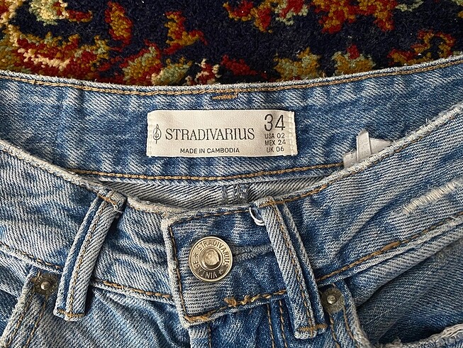 34 Beden Stradivarius Kot Şort