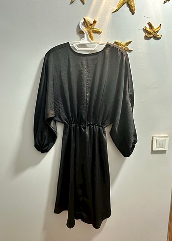 Uzun Siyah Keten Pilili V Yaka Elbise - Görsel 3