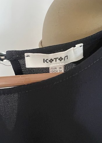 Koton Siyah Kadın Uzun Kollu Fırfırlı Bluz
