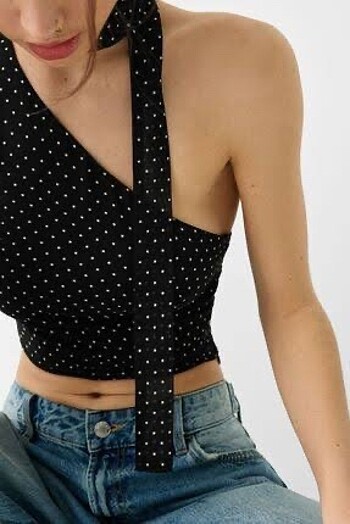 Bershka Bershka asimetrik puantiye desenli bluz