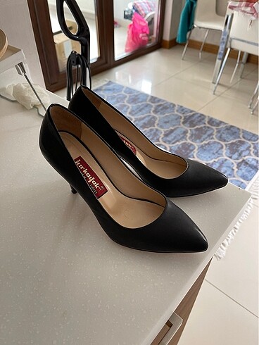Stiletto siyah deri