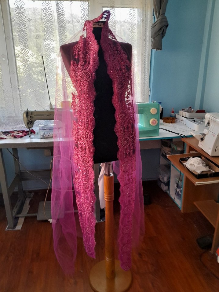 kına gecesi kıyafeti hint tarzında tasarlandi - Görsel 4