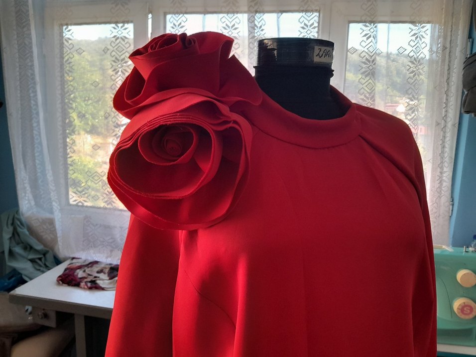 Kırmızı Uzun Kollu Drapeli Kadın Abiye - Görsel 3