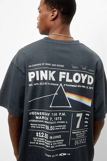 xs Beden Pink Floyd Sırt Baskılı Pull And Bear Tshirt