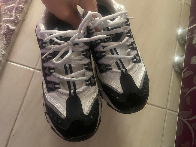 Skechers