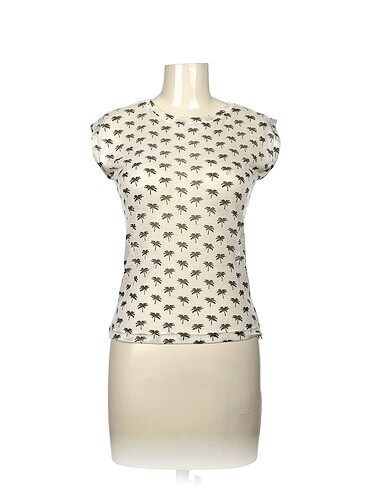 PreLoved T-shirt %70 İndirimli.