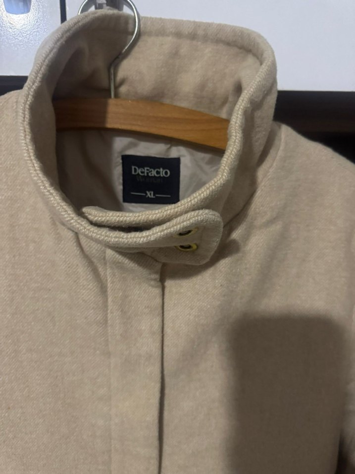 Bej Renkli Yarım Dik Yaka Kaban - Görsel 5