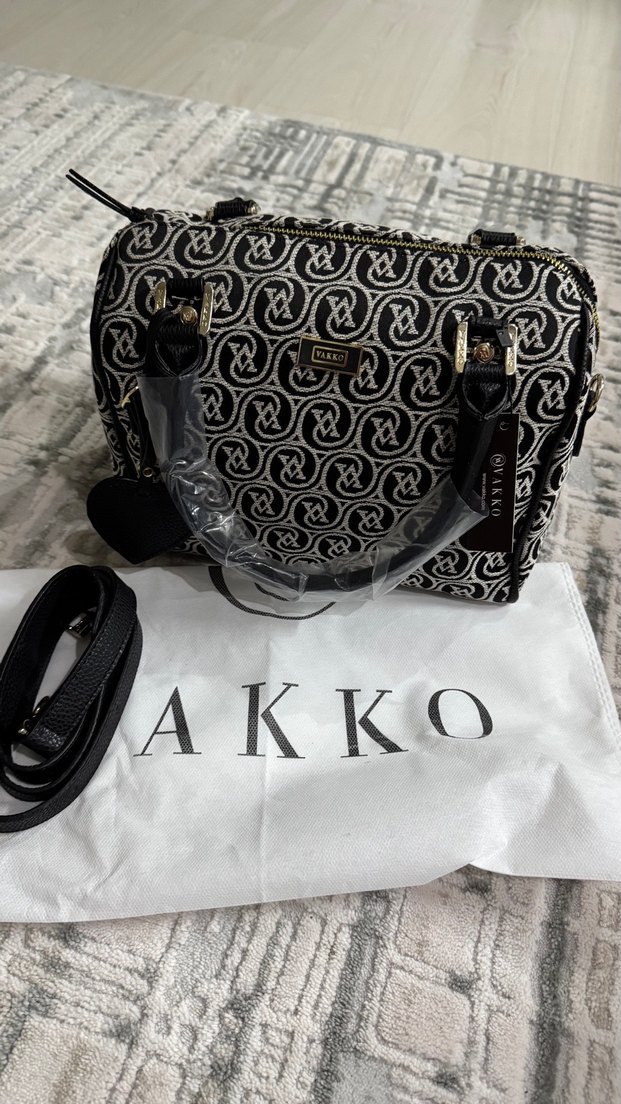 Kemer Detaylı Siyah Desenli Kadın Çanta - Görsel 3