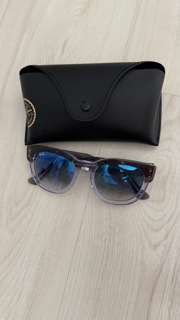 Şeffaf Gri Çerçeveli Mavi Camlı Kadın Güneş Gözlüğü - Görsel 2