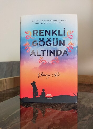 Renkli göğün altında 
