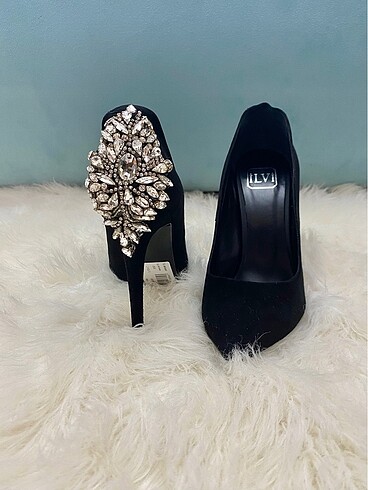 İlvi Topuklu Süet Stiletto