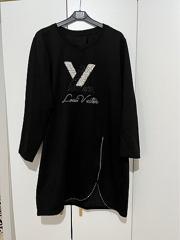 Taşlı louis Vuitton elbise