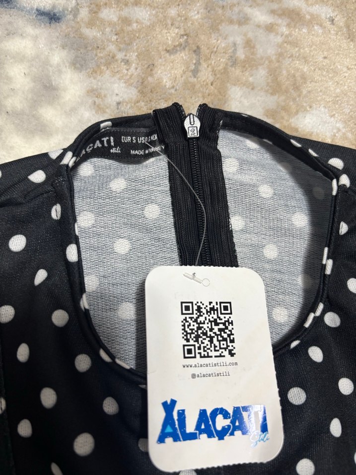 Puantiye Desenli Siyah Uzun Elbise - Görsel 3