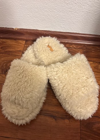 Kadın Beyaz Peluş Dolgulu Terlik - Görsel 2