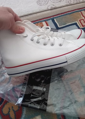 Beyaz Bağcıklı Kadın Converse Spor Ayakkabı - Görsel 10