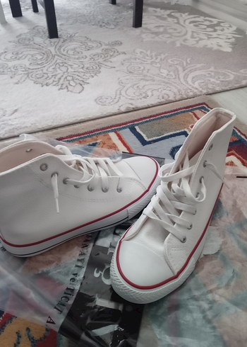 Beyaz Bağcıklı Kadın Converse Spor Ayakkabı - Görsel 2