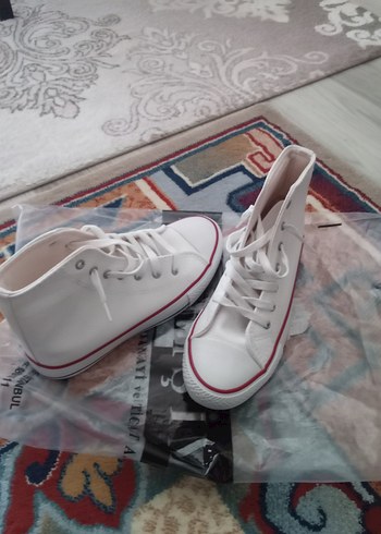 Beyaz Bağcıklı Kadın Converse Spor Ayakkabı - Görsel 3